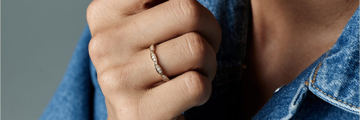 Lilja diamantringe fra Nuran hos Guldcenter