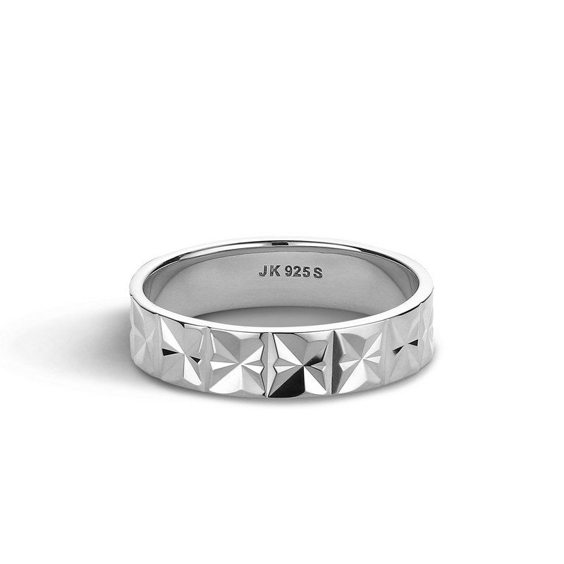 Jane Kønig Medium Reflection Ring i sølv – 6 mm bred ring med tidløst og markant design