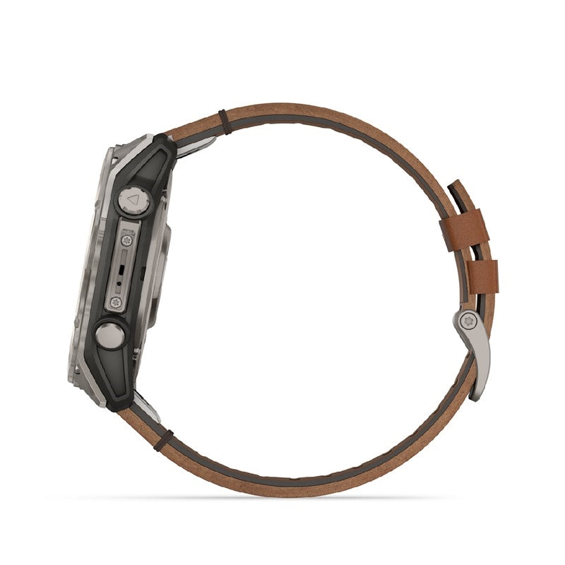 GARMIN Fenix 8 AMOLED smartwatch med safirskærm og chestnut læderrem – nærbillede af detalje