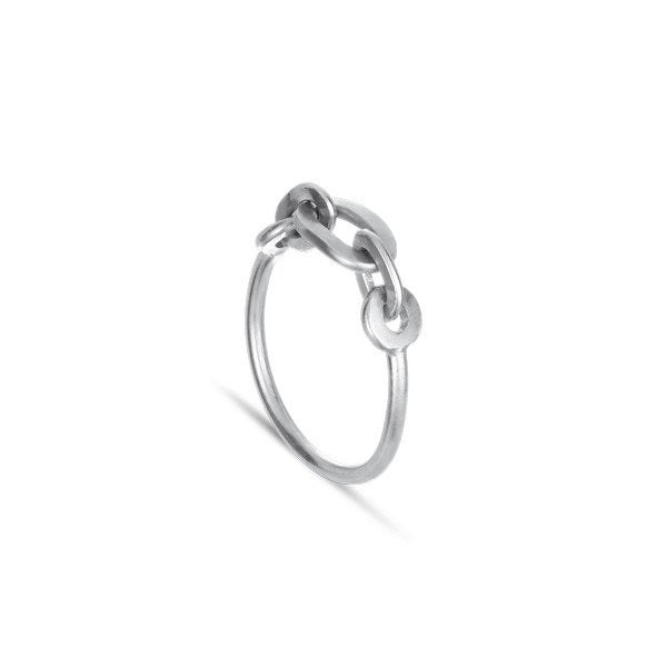 Jane Kønig ROW Chain ring i sølv med løse kædelænker — chunky og markant udtryk