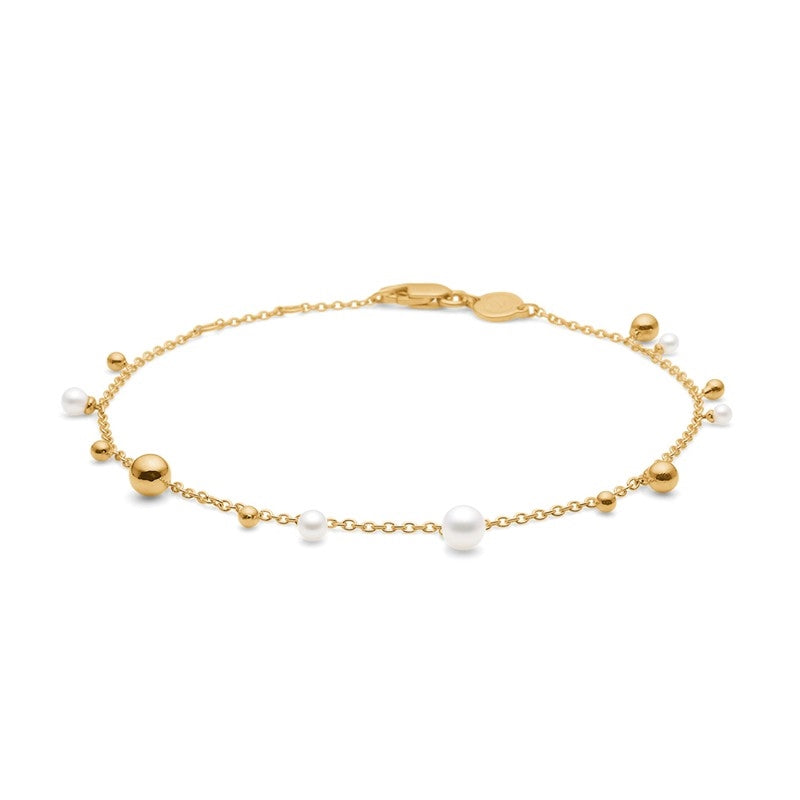 Mads Z Bubbles n' Pearls armbånd i 14 kt guld med kulturperler og blankpolerede guldkugler