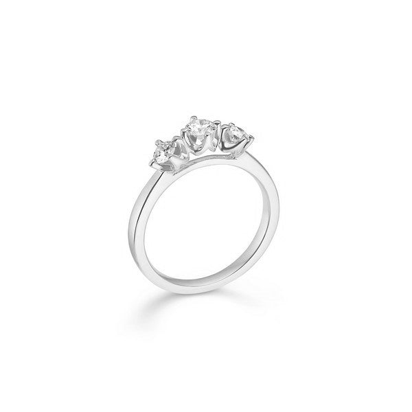 Mads Z Crown Trinity ring i 14 kt. hvidguld med diamanter – nærbillede af fatning