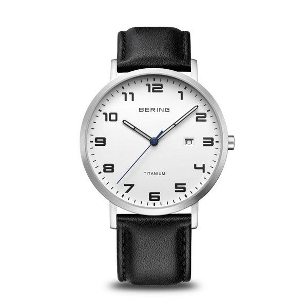 BERING herreur i titanium med hvid urskive og minimalistisk design, 40 mm
