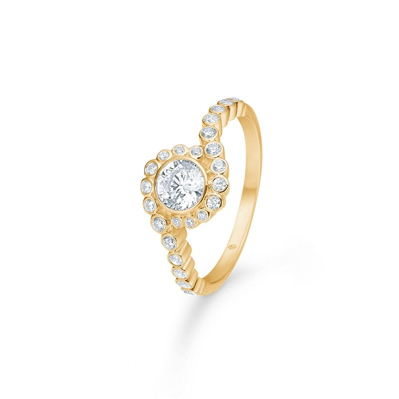 Mads Z Carmen ring i 8 karat guld med zirkonia i snoet rosetdesign