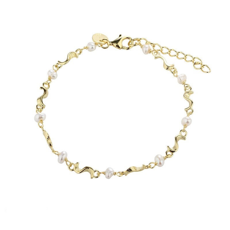 Aqua Dulce Rhumba Pearl Bracelet i forgyldt sølv med hvide ferskvandsperler