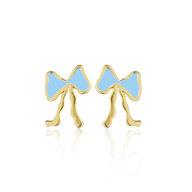 Jeberg Jewellery Petite Bow øreringe i forgyldt sølv med blå emalje – sløjfeformet design