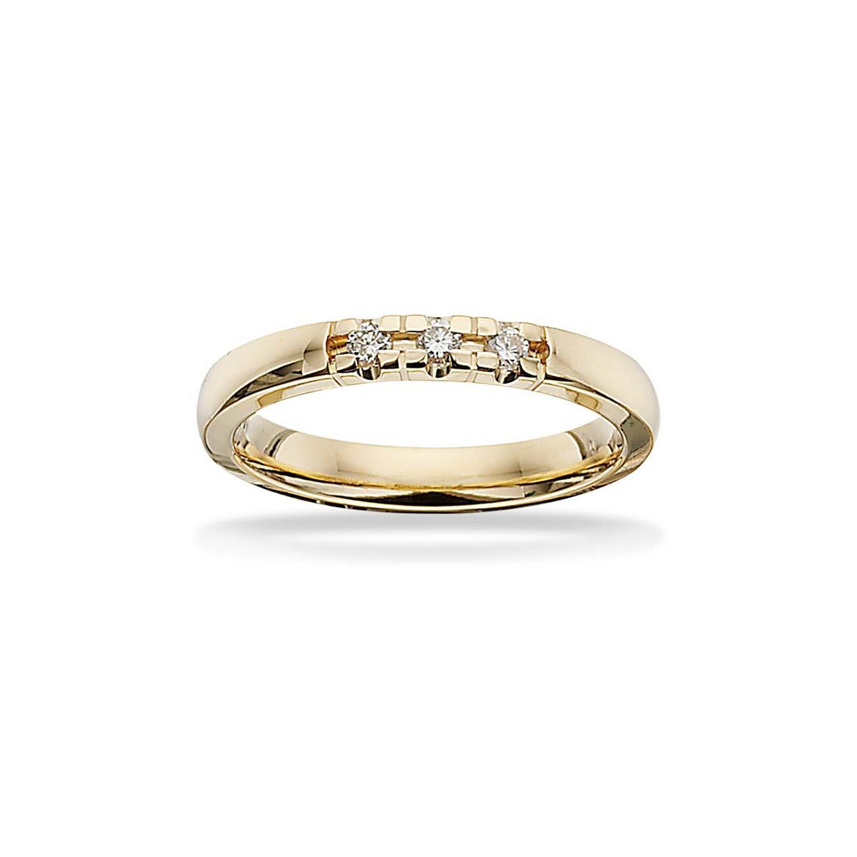 Scrouples Grace alliancering i 14 karat guld med tre brillantslebne diamanter på i alt 0,09 ct.
