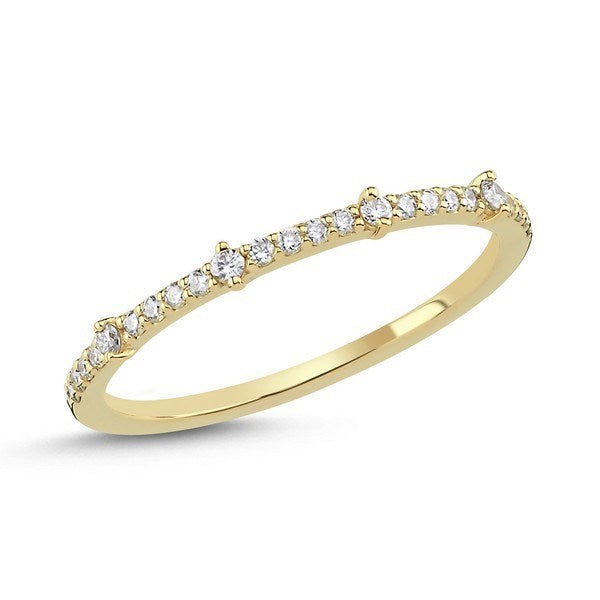 Nuran Noelle ring i 14 karat guld med 0,18 carat brillantslibne diamanter i pavéindfatning