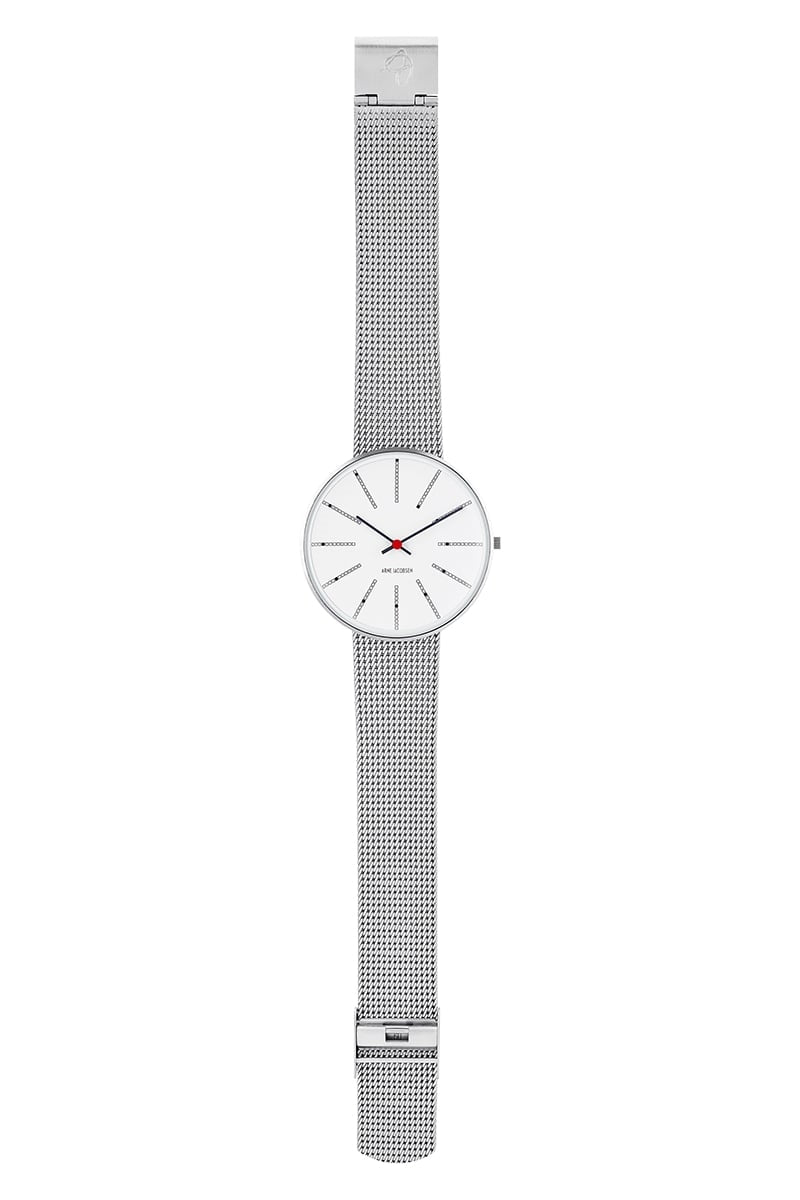 Arne Jacobsen Bankers ur i stål med hvid skive og mesh lænke, set fra oven