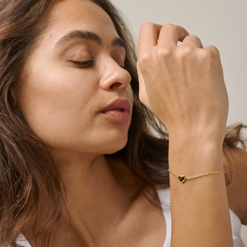 Enamel Amore armbånd i forgyldt sølv B141G på model
