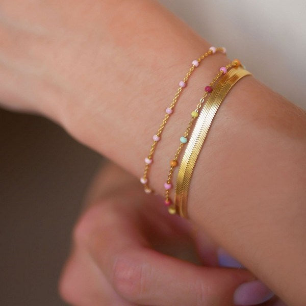 Enamel Copenhagen Carla armbånd i forgyldt sølv – nærbillede af detalje
