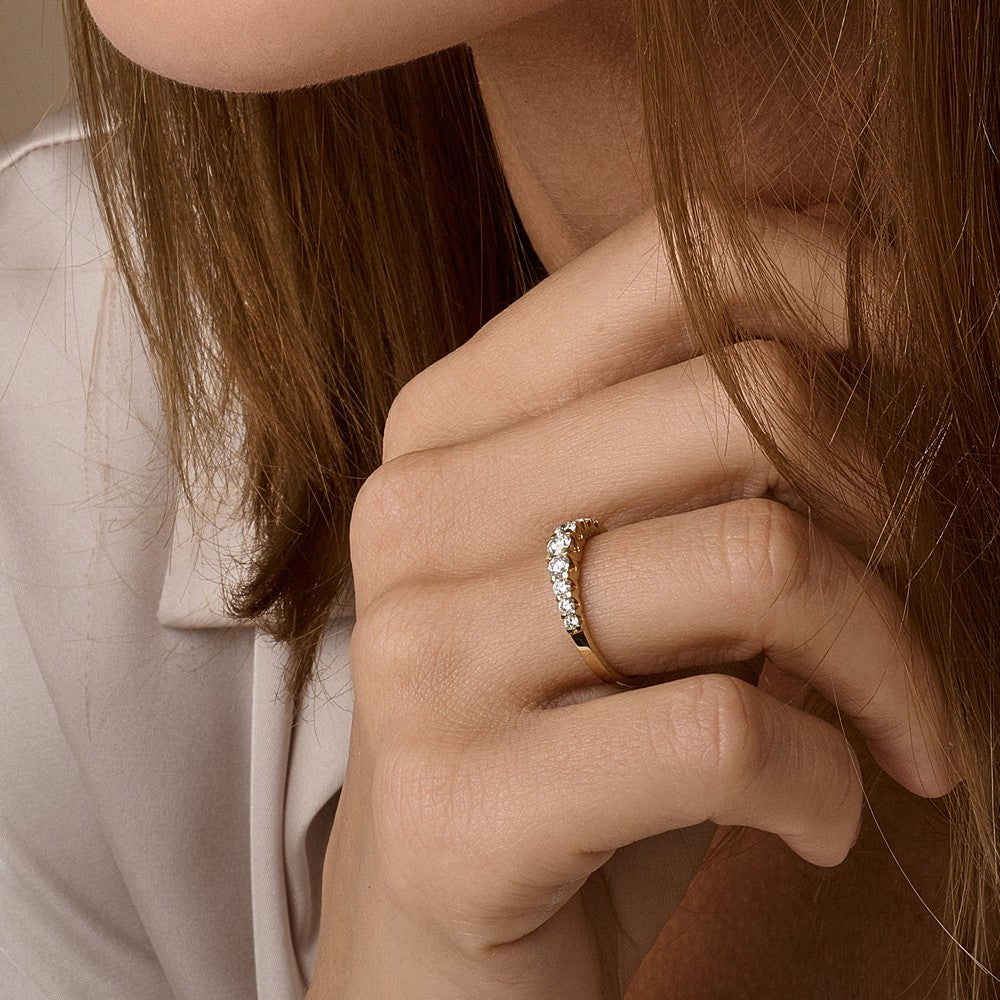 14 kt Empire diamantring i guld med i alt 0,50ct.