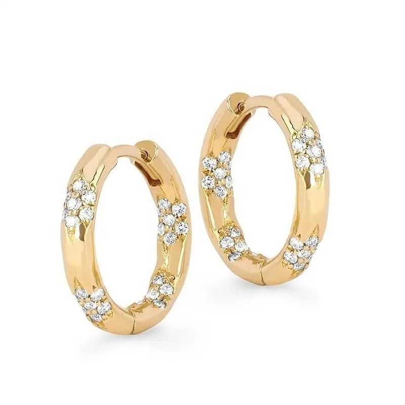 MerlePerle Shimmer hoops i forgyldt sølv med zirkonia – klassiske 10 mm hoops