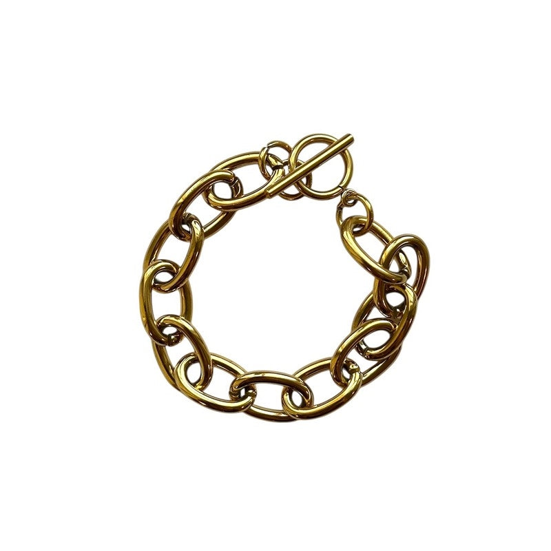 Pico Copenhagen Sally armbånd i 24 karat forgyldt rustfrit stål med toggle-lås