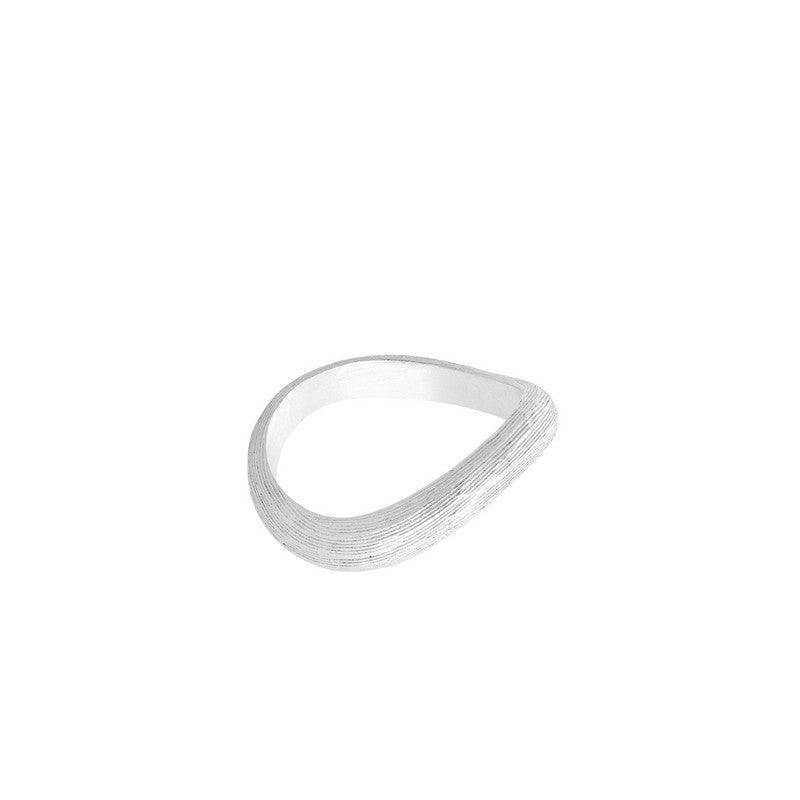 Pernille Corydon Elva ring i sterlingsølv med riflet overflade og organisk design