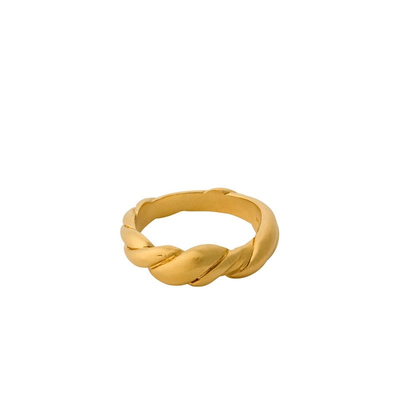 Pernille Corydon Hana ring i forgyldt sølv med twistet, snoet design i organiske linjer