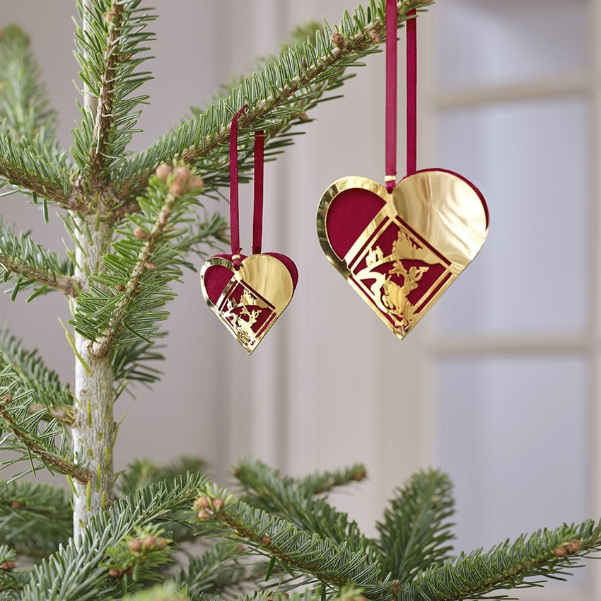 H.C. Andersen julepynt med julehjerter på juletræet
