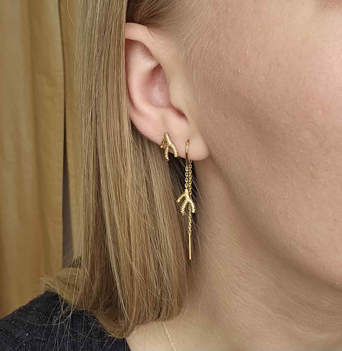 Studio Z Reef Essence kædeøreringe i forgyldt sølv – nærbillede af detalje