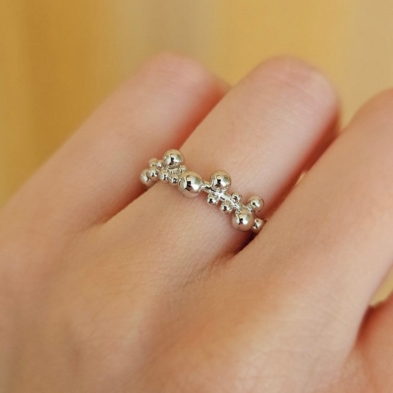 Mads Z Bubbles ring i sterlingsølv – nærbillede af detalje