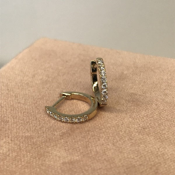 Scrouples Dazzling creoler i 14 karat guld med diamanter – liggende på flade