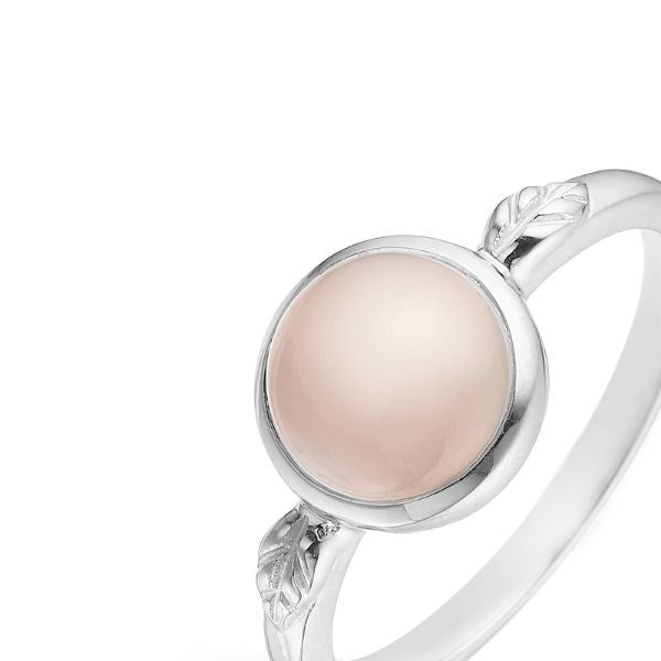 Christina Pink Chalcedony ring i sølv med chalcedon set fra en anden vinkel