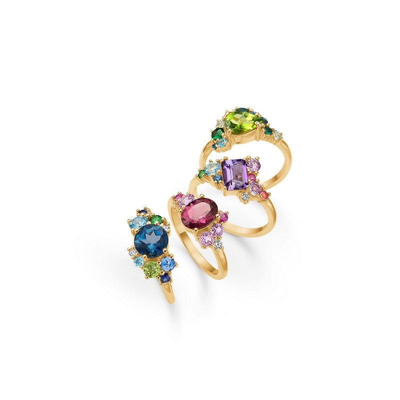Mads Z Four Seasons Winter ring i 14 kt guld med blå topas og safir – nærbillede af sten
