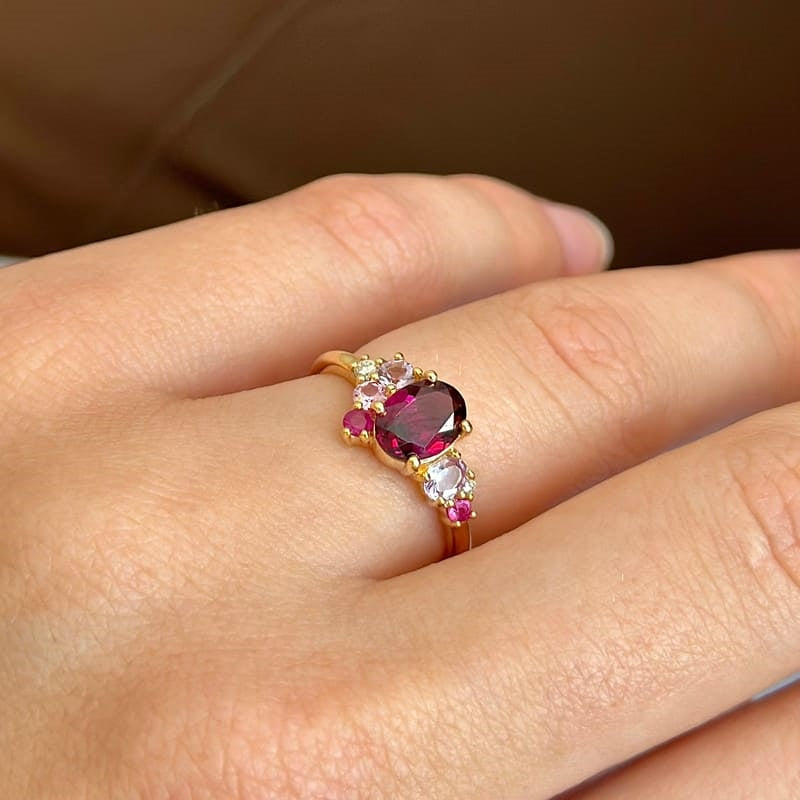 Mads Z - Four Seasons Autumn ring i 14kt guld m. røde sten