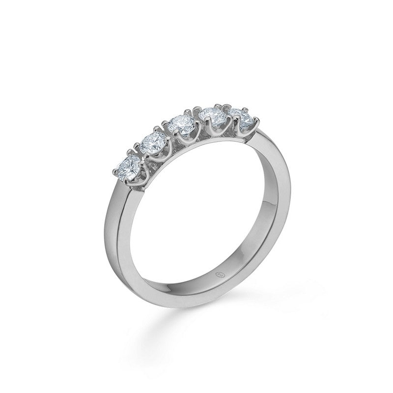 CROWN ALLIANCE Ring i 14 kt. Hvidguld med i alt 0,45