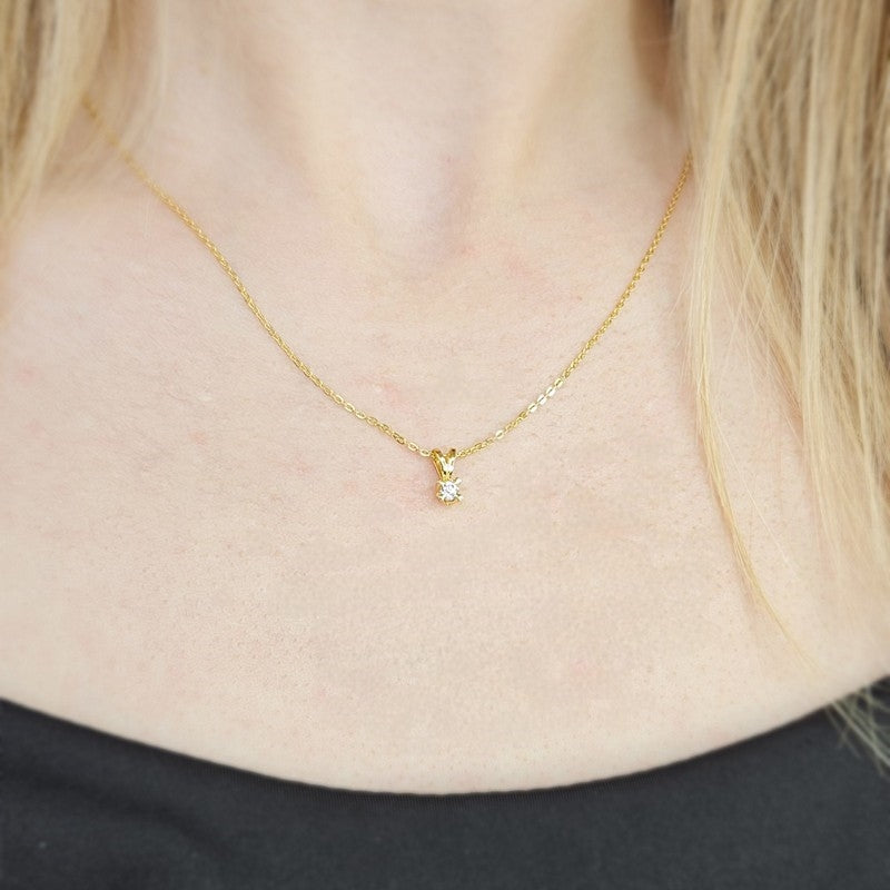Aagaard diamantvedhæng i 8 karat guld med lab-grown diamant – set fra siden