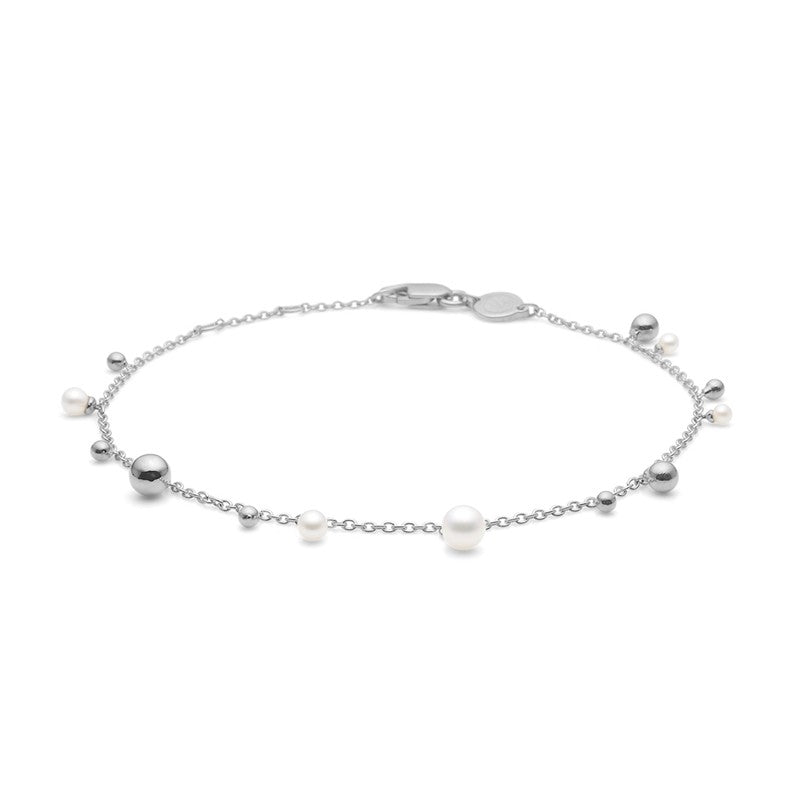 Mads Z Bubbles n' Pearls armbånd i 925 sterling sølv med hvide perler og polerede sølvkugler