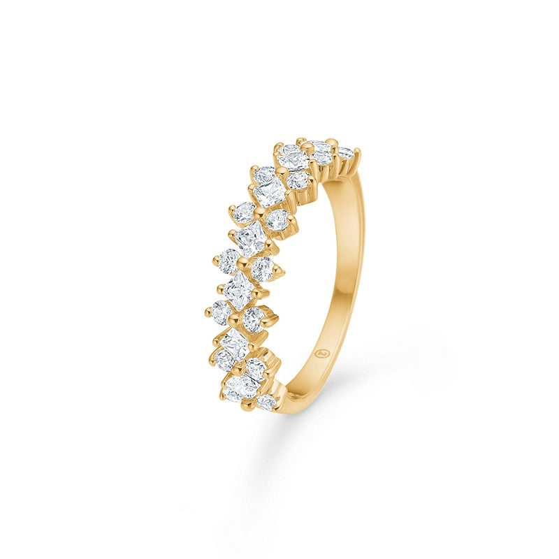 Mads Z Cassiopeia ring i 8 karat guld med klare zirkonia-sten langs skinnen