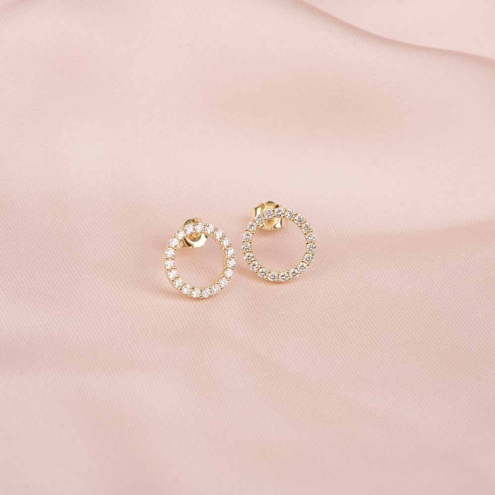 Siersbøl LUXURY ørestikker cirkel i hvidguld med lab grown diamant, detalje