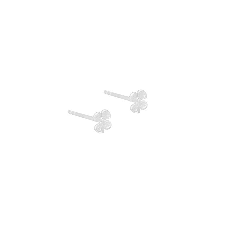 Aqua Dulce Clover ørestikker i 925 sterling sølv med firkløver-design