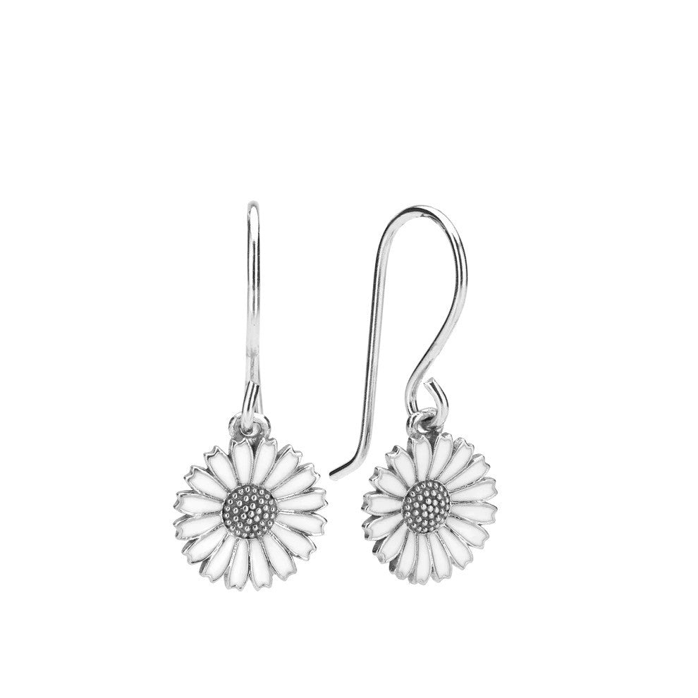 Kranz & Ziegler Marguerit ørehængere i sølv med hvid emalje – klassisk blomsterdesign