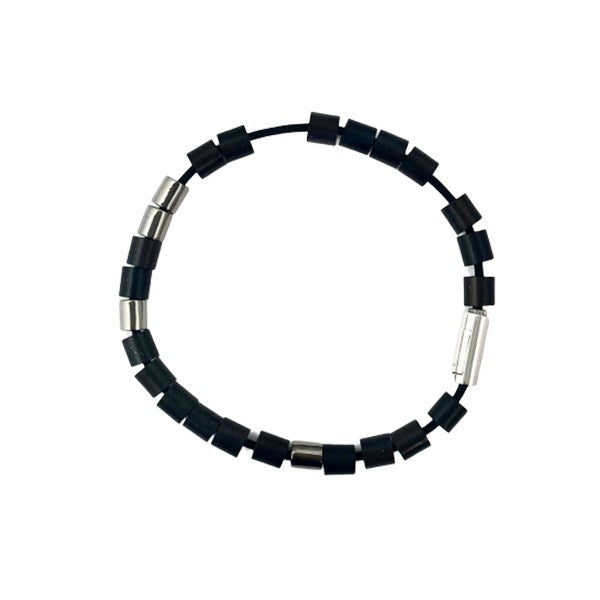 Mads Z TRESTLES armbånd i sort nylon med perler og sølvlås