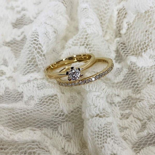Scrouples Dazzling alliancering i 14 karat guld med 0,16 ct diamanter, set fra siden
