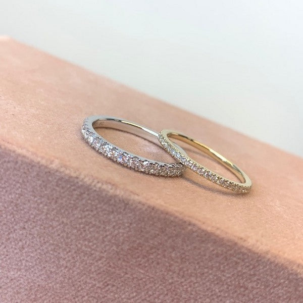 Scrouples Dazzling ring i 14 karat guld med 0,16 ct diamanter – nærbillede af sten