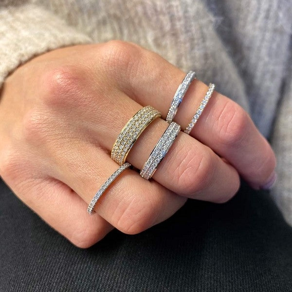 Scrouples Dazzling ring i 14 karat hvidguld med diamanter – nærbillede af sten