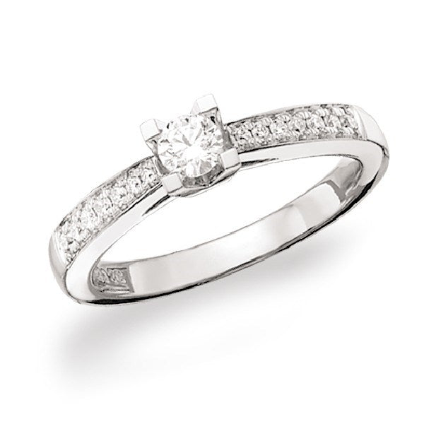 Kleopatra Queen diamantring i 14 karat hvidguld med 15 diamanter, set fra siden