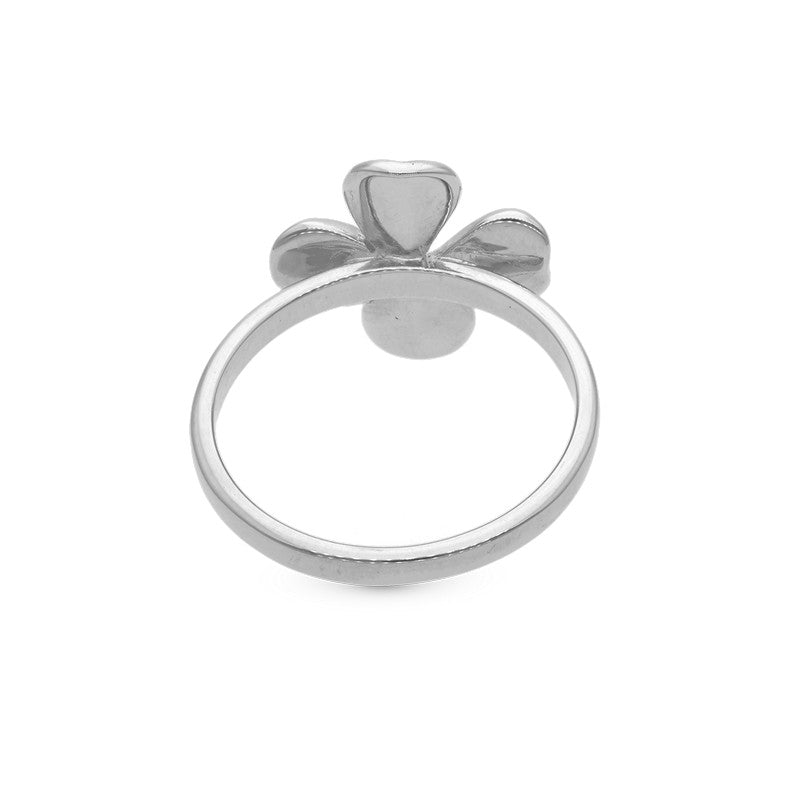 Christina Four Leaf Clover ring i sølv set fra en anden vinkel