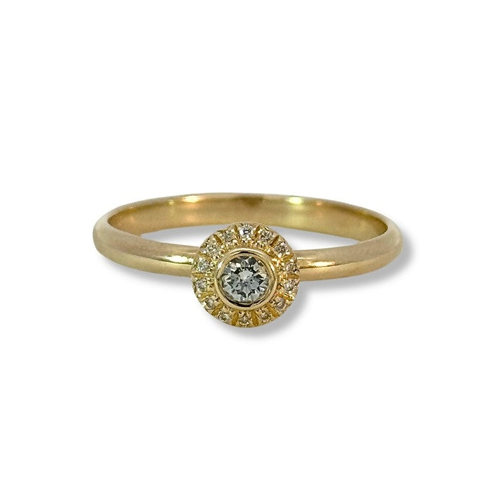 Aagaard ring i 14 kt. guld med 0,19 ct. diamanter i rosetfatning med centersten