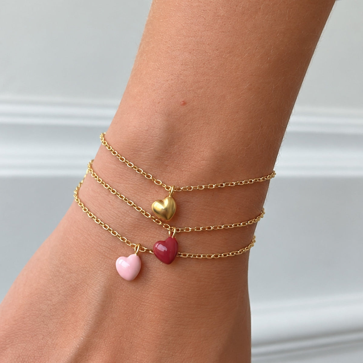 Enamel Grand Amore armbånd i forgyldt messing med bordeaux hjerte, billede 3