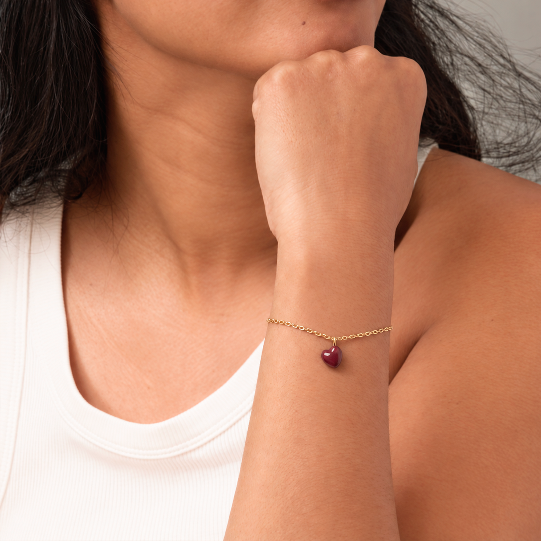 Enamel Grand Amore armbånd i forgyldt messing med bordeaux hjerte, billede 2