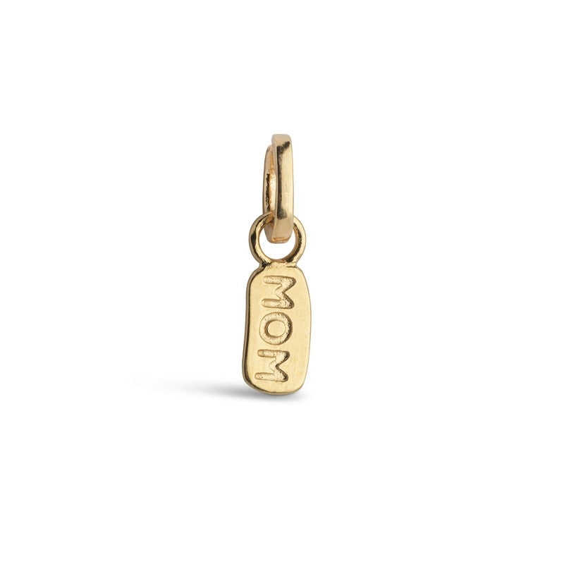 Enamel Copenhagen My Mom charm i forgyldt sølv med MOM-gravering, 9 mm