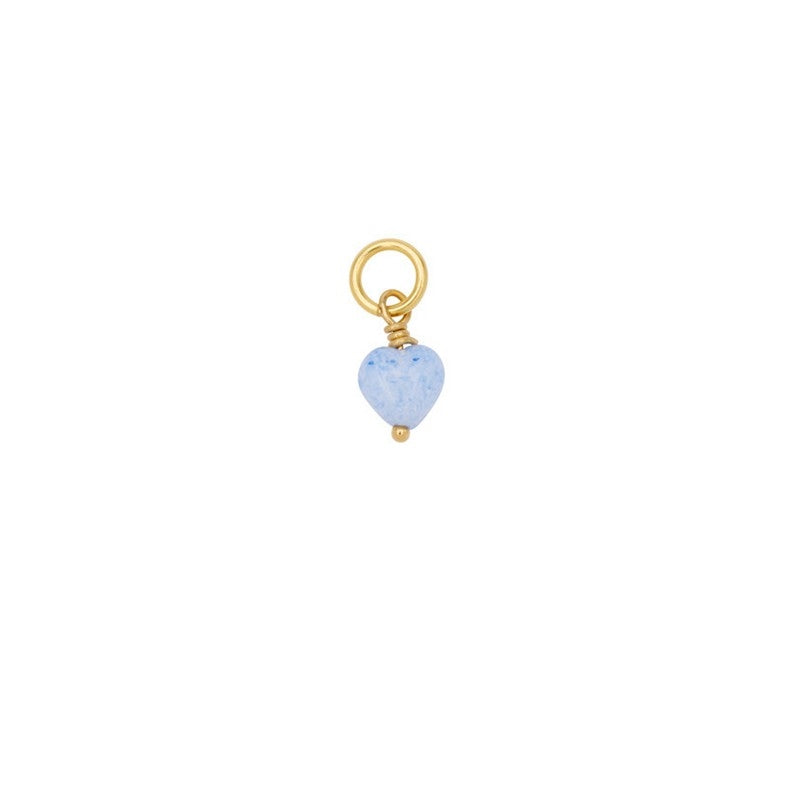 Pico Copenhagen French Mini Heart Pendant i himmelblå messing – lille hjertevedhæng på 11 mm