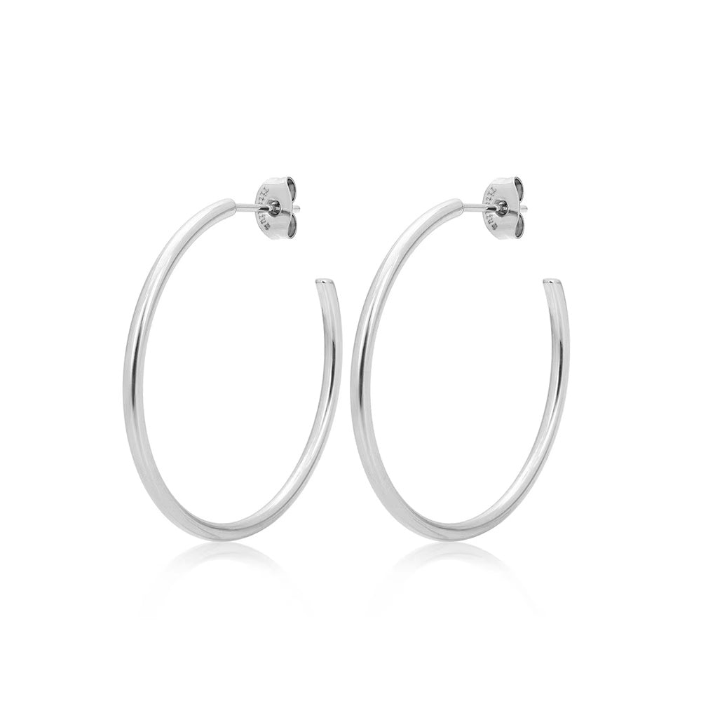 Klassiske titanium hoops i creoleform – set fra siden