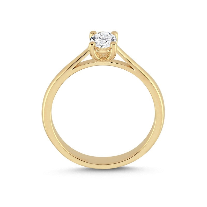 Nuran The One Oval diamantring i 14 karat guld med oval diamant – nærbillede af sten