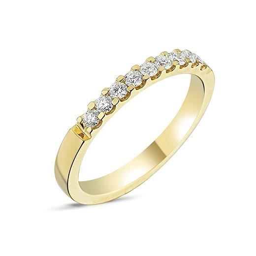Nuran Memories alliancering i 14 karat guld med 9 brillantslebne diamanter på 0,27 ct