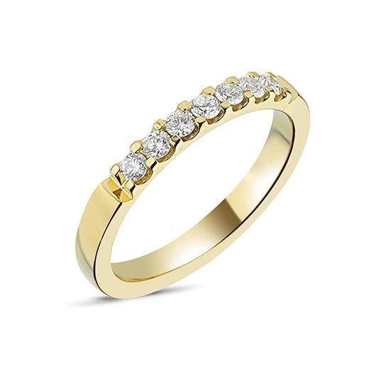 Nuran Memories alliancering i 14 karat guld med 7 brillantslebne diamanter på 0,28 ct