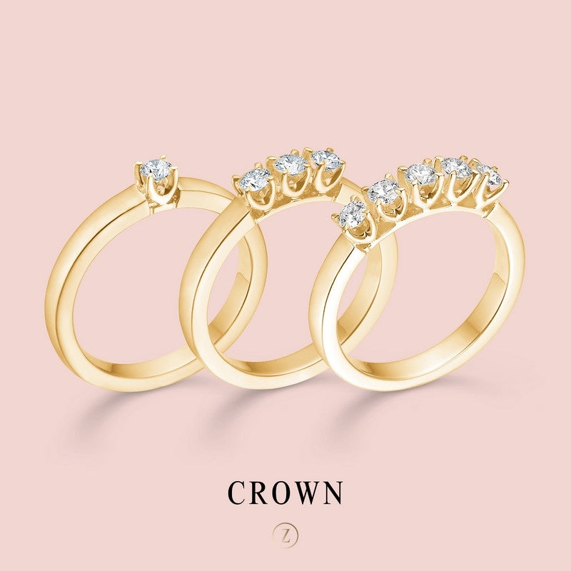Mads Z CROWN Alliance ring i 14 karat guld med 5 brillanter – nærbillede af fatning